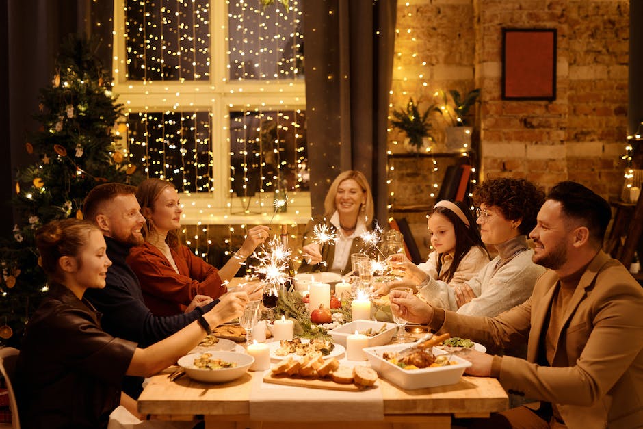 Delighting Your Guests: Expert Tips for Preparing a Delicious Festive Feast